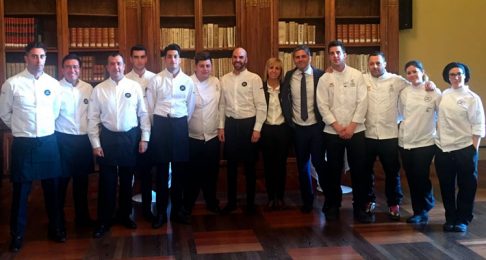 Las Tapas de Gonzalo ofrece un exitoso cóctel a los Reyes de España